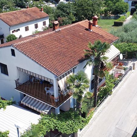 Apartment Complex Nevia Porec Bagian luar foto