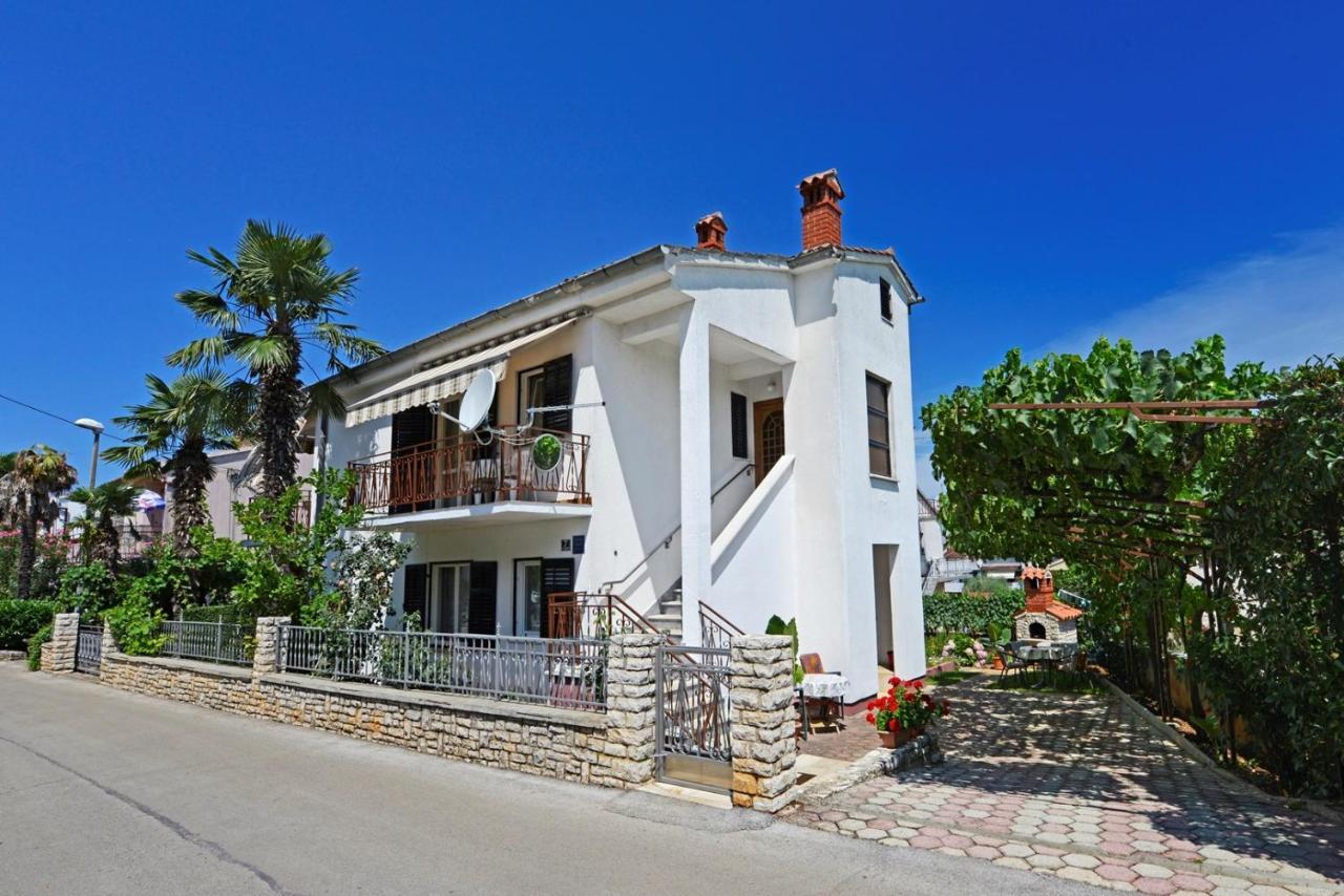 Apartment Complex Nevia Porec Bagian luar foto
