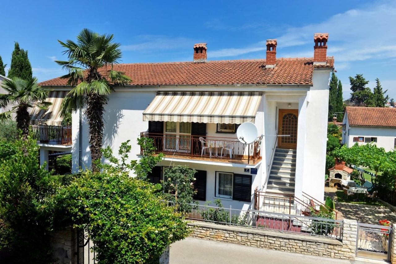 Apartment Complex Nevia Porec Bagian luar foto