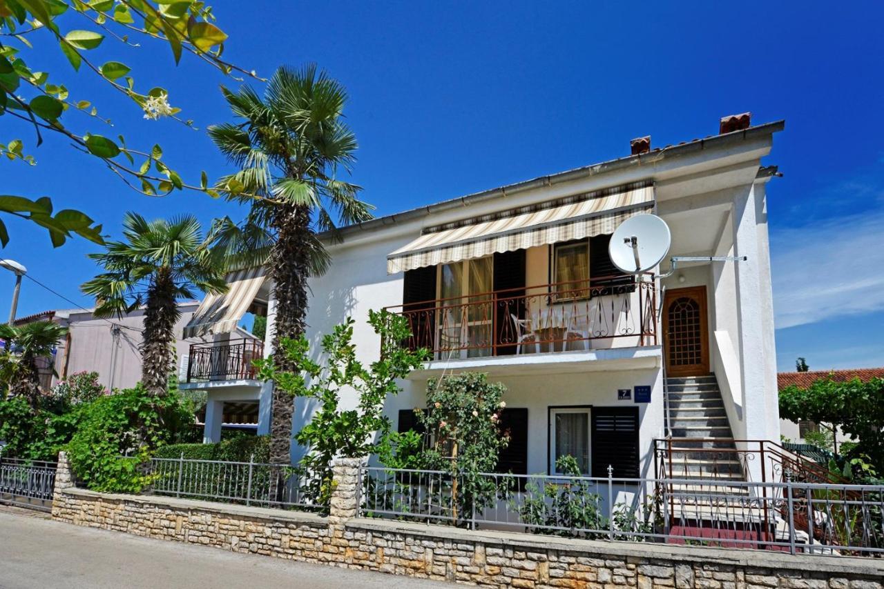 Apartment Complex Nevia Porec Bagian luar foto