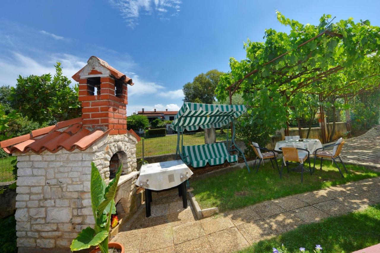 Apartment Complex Nevia Porec Bagian luar foto