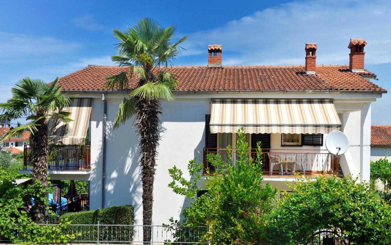 Apartment Complex Nevia Porec Bagian luar foto