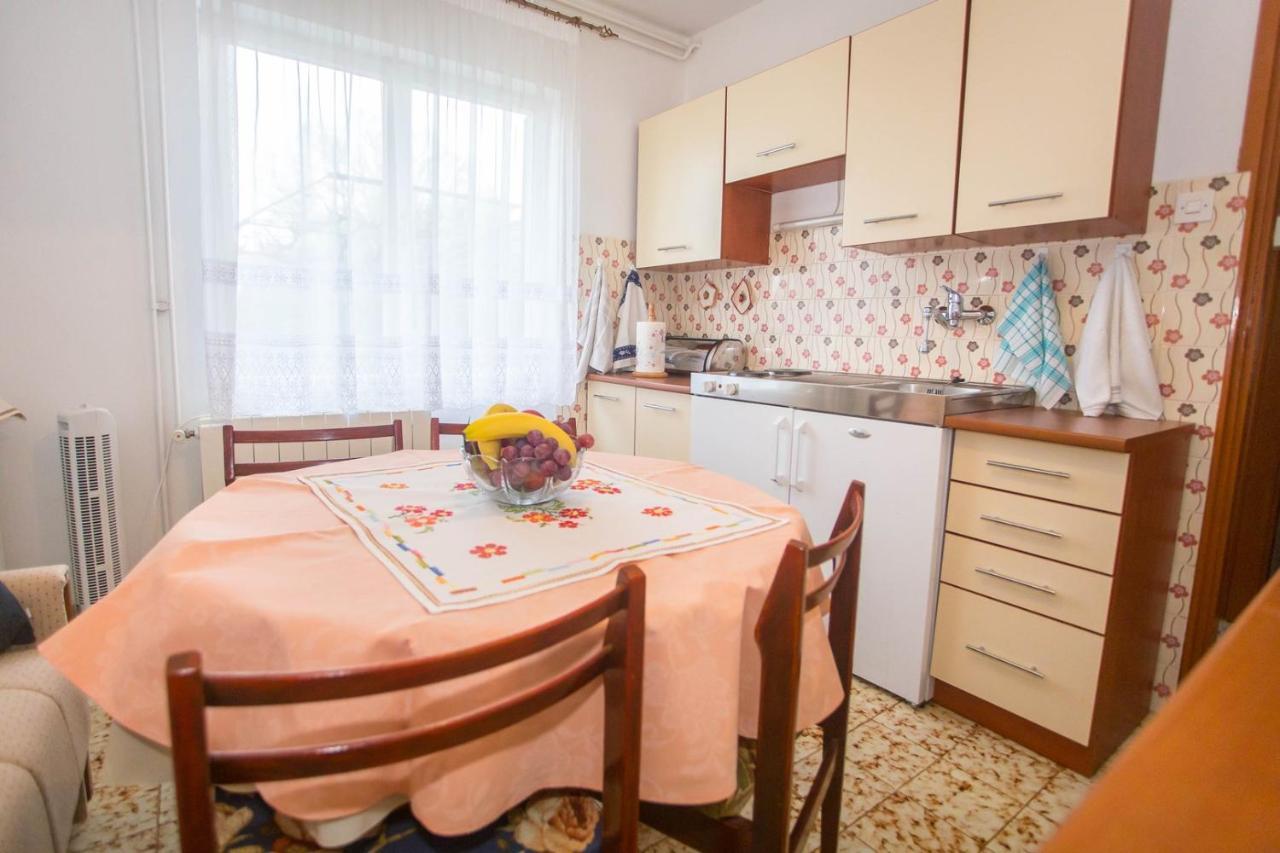 Apartment Complex Nevia Porec Bagian luar foto