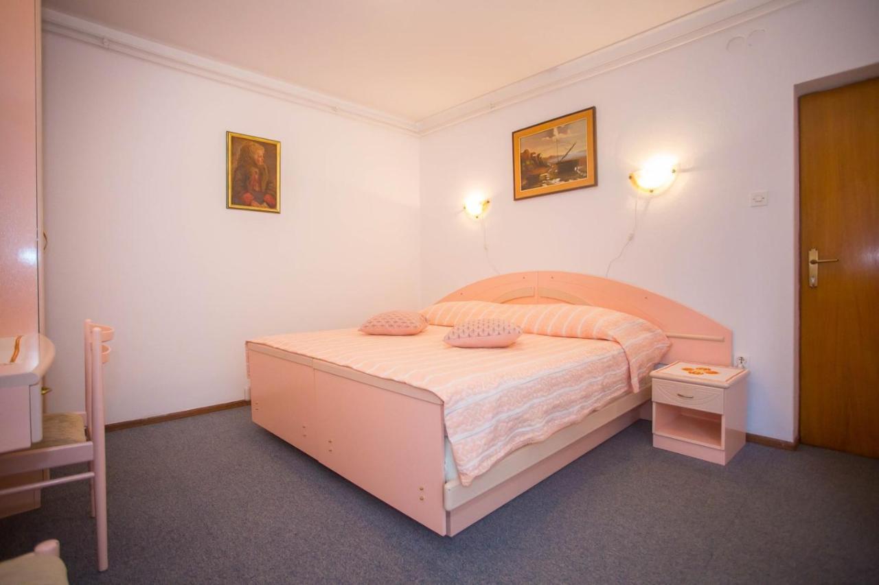 Apartment Complex Nevia Porec Bagian luar foto