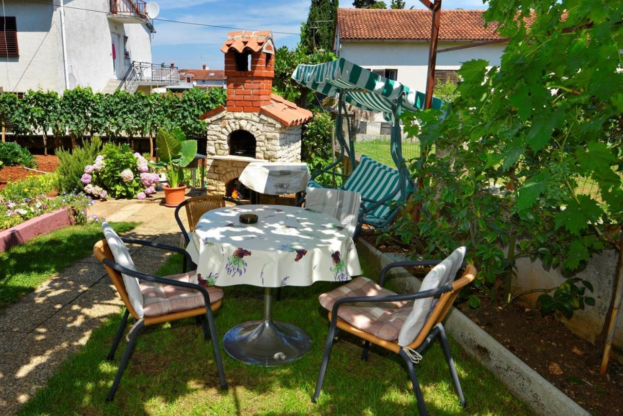 Apartment Complex Nevia Porec Bagian luar foto