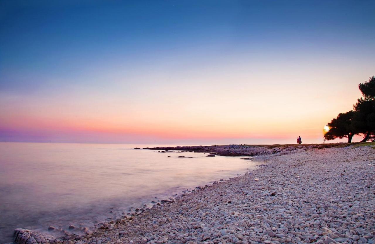 Apartment Complex Nevia Porec Bagian luar foto