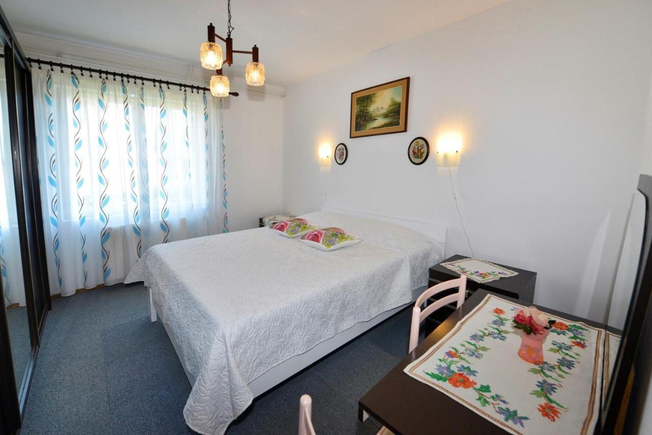 Apartment Complex Nevia Porec Bagian luar foto